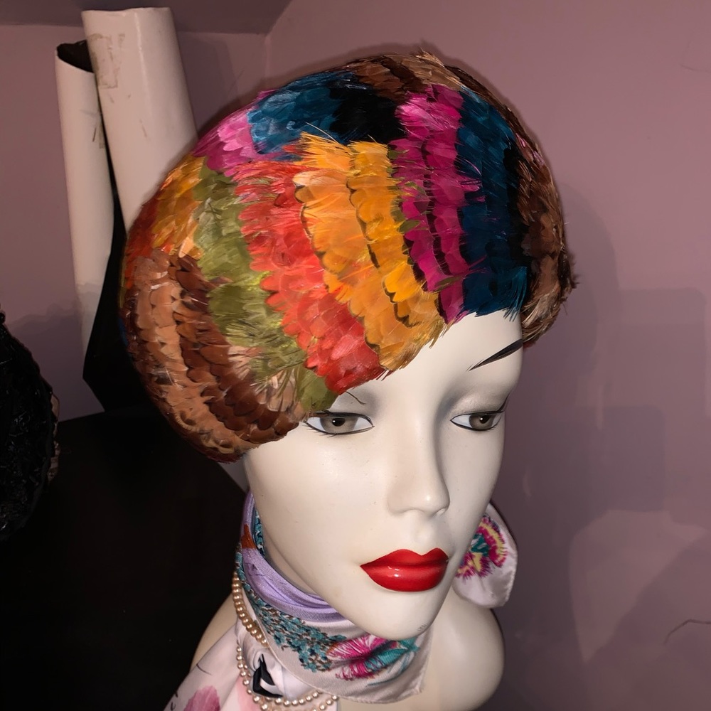 Retro feather hat vintage.